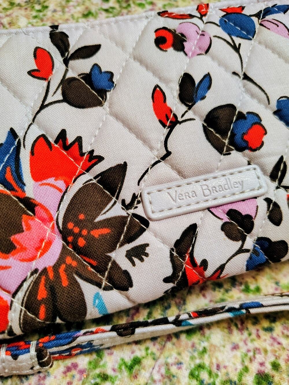 NWT Vera Bradley RFID Quilted Wallet, Vineyard Floral, MSRP $75